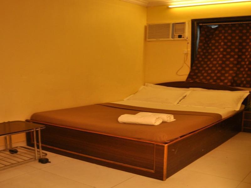 Hira Palace Hotell Mumbai Exteriör bild