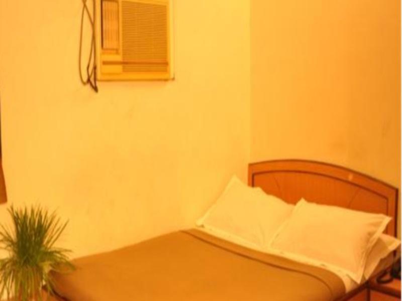 Hira Palace Hotell Mumbai Exteriör bild
